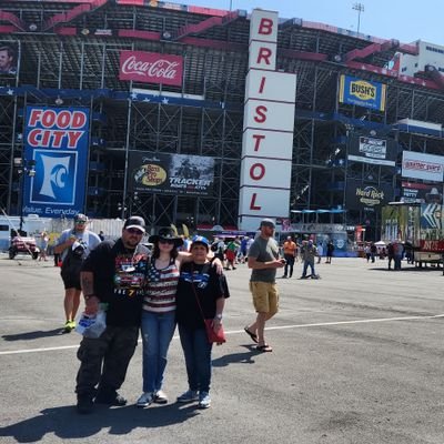 God is first I am a @realDonaldtrump  supporter @Keselowski @NASCAR & @wvufootball @STEELERS fan  and I am a single father to my 22 year old beautiful daughter