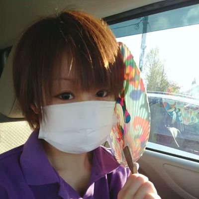 自閉症スペクトラムの息子と日々奮闘🫣
シングル歴10年💪介護福祉士✨認知症対応施設勤務 歌が好きすぎて歌手のプロジェクトメンバーになりました✨ちょくちょくライブするんで見に来てください😆ジム通い、神社巡り好きです⛩️