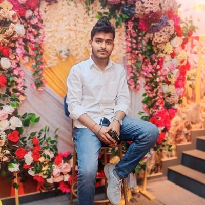 कट्टर हिंदूवादी।।🚩
राष्ट्रीय राजपूत करणी सेना।।🚩
धूल चटा दो गिद्धों को जो घर में घुसकर घात करें
और,
जीभ काट लो कुत्तों की जो हिंदुत्व के खिलाफ बात करें।।