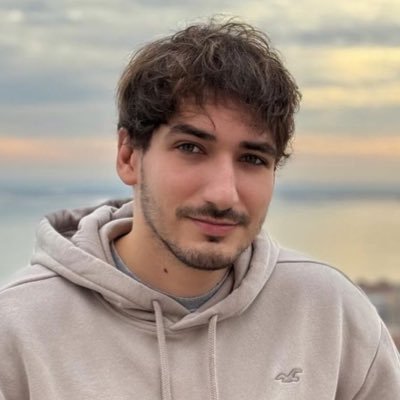 Periodista. Ahora, responsable de Contenidos en @losdelvolcan. Antes, jefe de Edición, Portada y Redes en @elDiarioes.