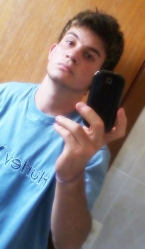 apenas feliiz, so isso que precisa sabeer.