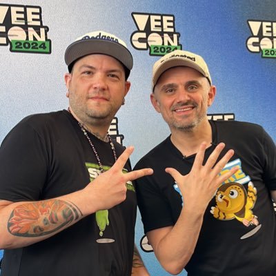 Official Veefriends Vendor *SOLD OUT* @themixtapesnft https://t.co/re8L9nR5xI