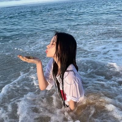 you have to fall in love with yourself for someone else to fall in love with you - Joalin 🤍