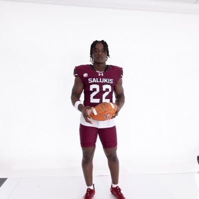 ||Student Athlete 📚 || c/o 2025 ||6’1||220lbs||ILB|| Defensive MVP of Region 8 5A || Southern Illinois Commit🐶 25’