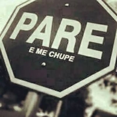 Sexo, humor e arte.
Meus pronomes:
Teu grelo / No pêlo
(pêlo com acento mesmo, porque a ortografia aqui é raiz das antigas, sem frescura de reforma nutella!)