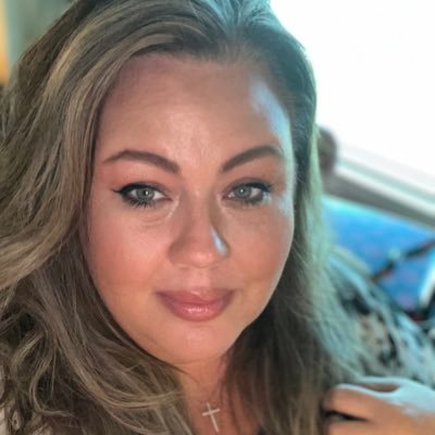 jackiOmy's profile picture. wifey•furMOM•beautyGURU•⭐️ beautyGuide•SprinkleKindness