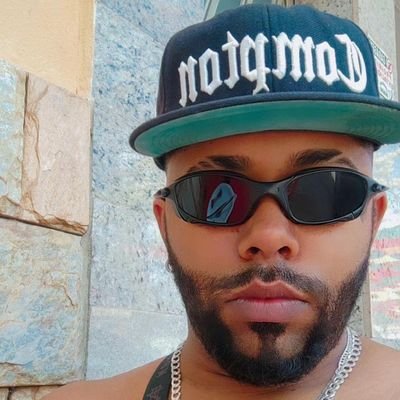 Ainda que eu ande
Pelo vale da sombra e da morte
Não temerei mal nenhum
Porque Tu estás comigo
Tua vara e Teu cajado
Me consolam🙏🙌