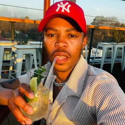 Itu_melengKwena's profile picture. FORMER @youfm898 Producer & Dual lingo news anchor | Soldier by training | #PRIDEwithYOU Podcast and Radio feature 🏳️‍🌈 #ADecadeOfRadio 📻