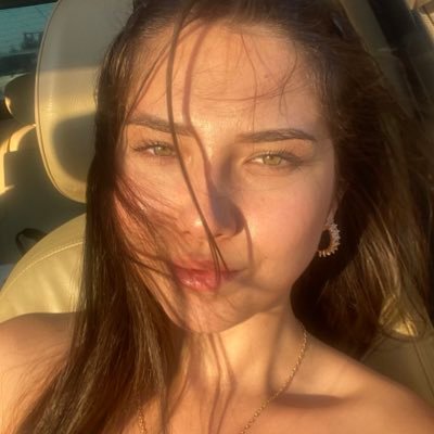 Byznr_glr's profile picture. Soyadım da Güler yüzüm de .