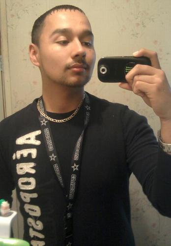 Ramon/ 20/ Class Of 2011!!/ NMSU/ 05/31/10!=)/ Engaged!=D/ #Sagittarius/ Fun and never boing/ Love bein with the wife @Chivirista28/ love to have fun/