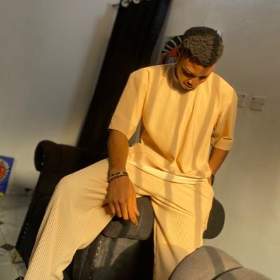 Graphics Designer, JavaScript web developer and a Manchester united fan for life❣️ IG acc : winnygraphicss