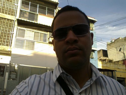 Jonathan Méndez, de Río Caribe Estado Sucre /Ingeniero Mecánico de la USB/ Mas Venezolano que la empana de Cazón/ Vinotinto y Amo a mi país....
