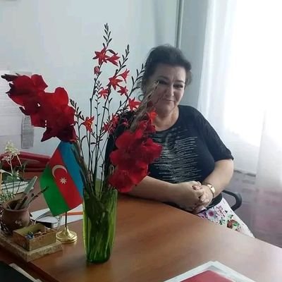 Xeyirxahlığa və yaxşı vibesə inanan. Həyatımı qızıl kimi yaşamaq.
Sassy, yüksək dərəcəli və bir az da ağıllı.
Macəra gözləyir, get onu tap.