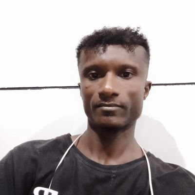 لا تسألني عن مكانتك وانت تعلم انك روح داخل الجسد... فأنت أأأنــــا وانا أأأنــــت يا من اسميتكِ..روح الروح.♥️+967772703076