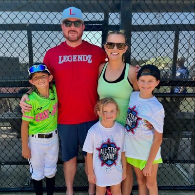 sTePhEnH00d's profile picture. I am a nobody that wants 2 tell everybody about a Somebody who can save anybody
