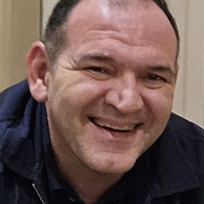 Jornalista, Escritor, Pós Graduado em Marketing e Chef de Cozinha Internacional - Assessor de Imprensa da PMSC