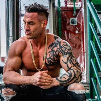 markycleary's profile picture. Professional Trainer and Nutritional Therapist. Former professional fighter and current competitor bodybuilder.