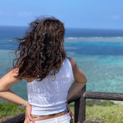 セブ島🇵🇭、アメリカ🇺🇸、オーストラリア🇦🇺留学→カナダのど田舎のカッレジへエージェント無しで正規留学🇨🇦
永住権所得→バンクーバの公立大学へ編入.卒業→かれこれカナダ在住9年目🏔️
知り合いとランゲージエクスチェンジ @vjec2023 始めました✨