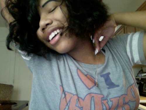 Hi . This Is Shimmy . Man Ive Grown Up ALOT . Hahaha . Too Such A Beautiful Young Women . Im From Portland , The City Of Roses .