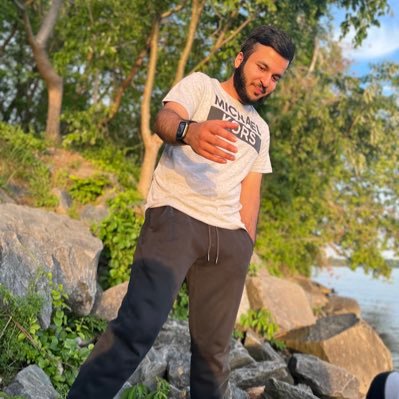28HASHIM28's profile picture. 