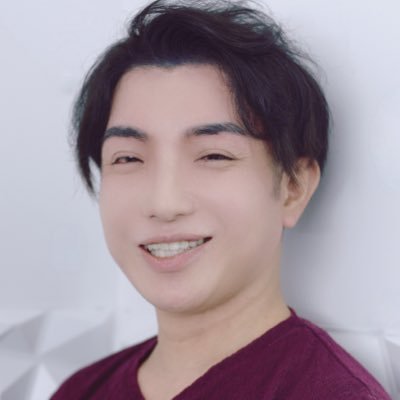 ショーと、ショート動画で生きてます。 コミュ障が技を覚える▶︎教室で歓声を浴びる▶︎JNDC日本大会優勝▶22ヵ国&ダイアモンドプリンセス号で公演▶コロナ無職▶ショート動画ガチる▶︎TikTok67万人,YouTube32万人,嵐とコラボ。ショート動画を語るアカ→@ouka_shortdouga