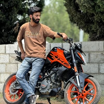 KASHMIR 🍁
PALESTINE 🇸🇩
Bike Racing Guy😜
Don't Take Me Serious🤔
Learn From Failure
🏍️ Fast And Furious