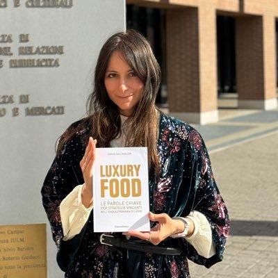 lisacavaleri's profile picture. 