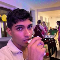 Ayush (@ay_ushr) 's Twitter Profile