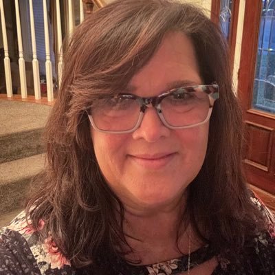 donnajean611's profile picture. 