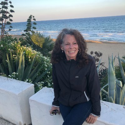 Free spirit that loves freedom, individuality, sun, islands, oceans, gardening, yoga, cooking, astrology, art, mindfulness, solitude and reflection.