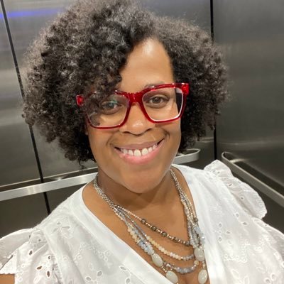 Queen•Mother•Wife•Social Worker•Educator•Writer•Therapist•🔺DST•❤️God•❤️Food/Travel•🍀 fan *My profile are MY views only* #BlackSocialWorkersTeachersMatter