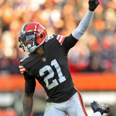 Best Corner in the country 🚫🧢. 🏆🏆🏆🏆🏆🏆🏆🏆x champs CLEVLAND BROWNS🦴🦴🦴