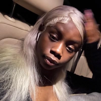 niiluv2's profile picture. Main account !! 🥰 🔞 years young , BITCH!💋