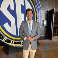 Davis Baker (@davisbakertv) 's Twitter Profile Photo Davis Baker (@davisbakertv) 's Twitter Profile Photo