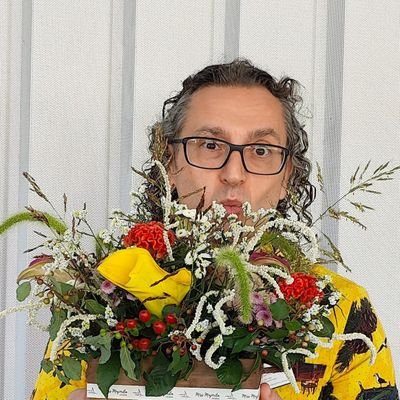 oscarbeiro's profile picture. Aquí non hai nada que ver. Circulen!