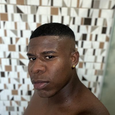 Vmoren_o's profile picture. 2.3
RJ
Um real nego só escreve o que vive.