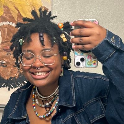 Eggy_head_'s profile picture. 🐝🧠♻️ I’m just a spectator ✋🏾😯🤚🏾
