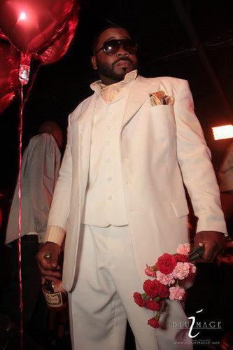 dmidd1's profile picture. FOLLOW ME & I'LL FOLLOW YOU!