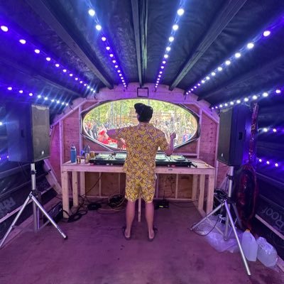 hottubdj's profile picture. 🇨🇦 Producer 🎸🎹✨ DJ 🎧 | Playlist Curator 🌴 Music + playlist submission 👇