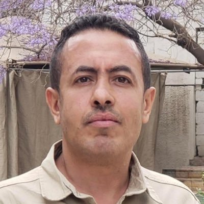 Yemeni economic journalist صحفي يمني / متخصص في الشأن الاقتصادي
