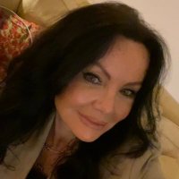 Suzanne (@suzikaz) 's Twitter Profile