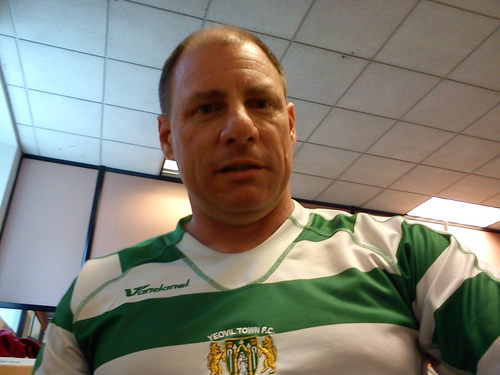 arielustro's profile picture. 