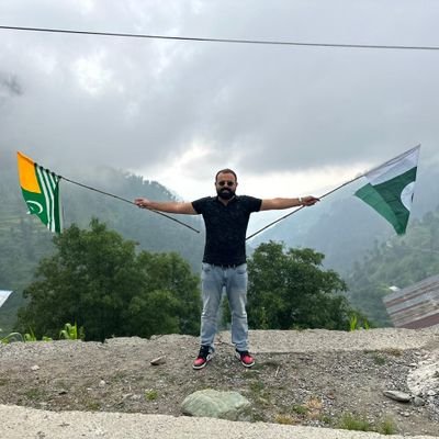 MajidbuttPmln's profile picture. بعض اوقات کوئی ہماری خاموشی کا بھی مستحق نہیں ہوتا اور ہم اسے احساسات کے ترجمے سنا رہے ہوتے ہیں۔