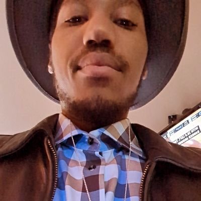 Young Business Man
Foodie
Food tweets & Catered events