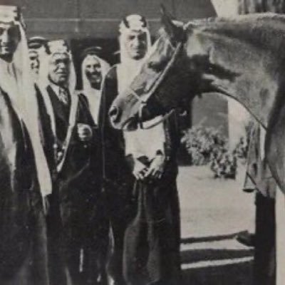 اللهم أنِر قبراً وضع فيه جزء مني اللهم ارحم أبي رحمة واسـعة 🍂..