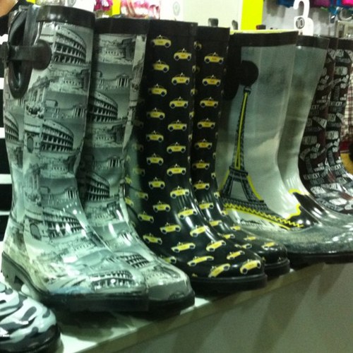 DanaCollection's profile picture. 