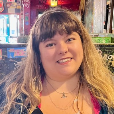 🌊 Gender Studies PhD candidate @YorkUniversity ✨ Co-editor @ExcessiveBodies 🐳 comms @CUPE3903comms 🐡
fat studies, media, resistance 💦 she/her 🐠