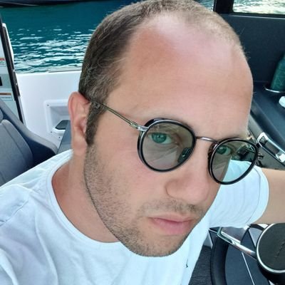 CahitAdiz's profile picture. susun bee