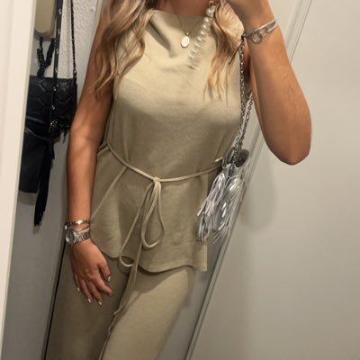 EmmaaaSz's profile picture. 