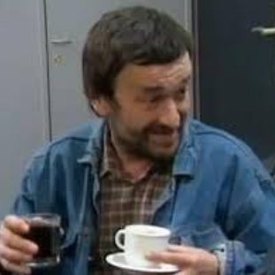 Suspendovali mi prethodni nalog zbog pominjanja majki pojedinim botovima vlasti. Sad moram ispočetka.
